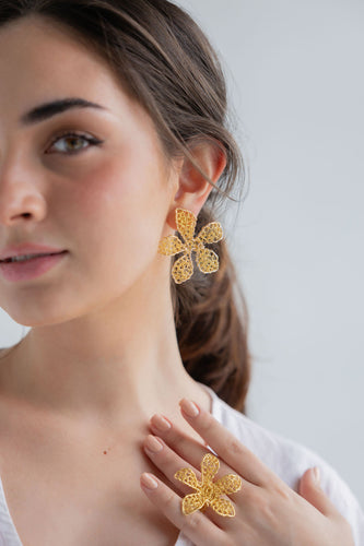 Maxi Lily earrings in gold